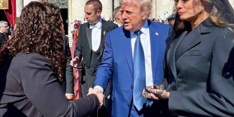 Osmani përshëndetet me Trumpin në funeralin e Papa Françeskut