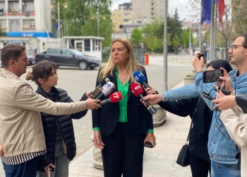 Kadrijaj-AAK : Qëndrimi ynë i njëjtë, s’e votojmë Albulena Haxhiun për kryeparlamentare