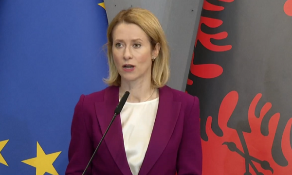 Kallas në Tiranë: Kosova dhe Serbia pa normalizim të plotë s’mund të ecin drejt BE-së
