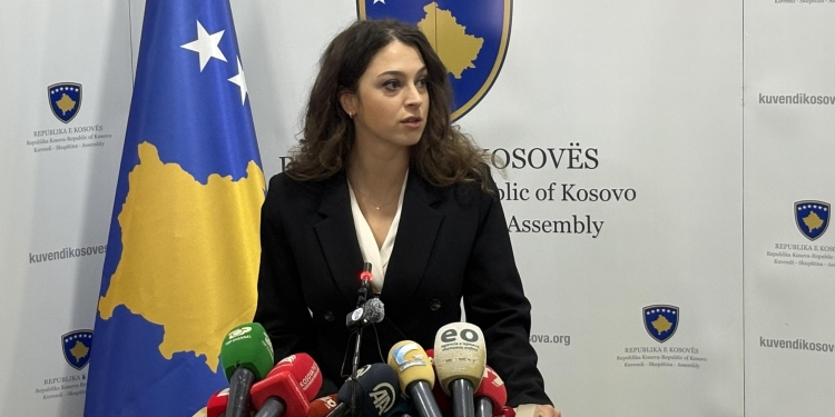 Kica-Xhelili: Kurti thoshte qytetarët paguajnë rrymën shtrejtë, nesër ZRrE po synon rritjen e çmimeve për energji elektrike
