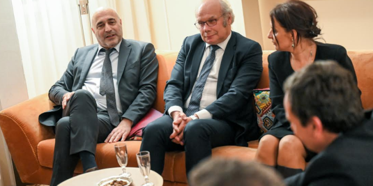 Kurti darkoi me deputetë francezë dhe ambasadorin Guérot, i njoftoi mbi zhvillimet pas zgjedhjeve