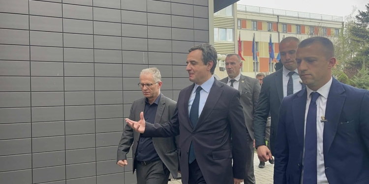 Kurti i shmanget pyetjeve për dështimin  e vazhdimit të seancës konstituive