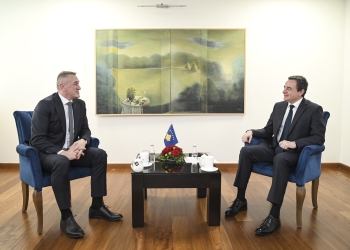 Kurti takohet me Nenad Rashiqin, merr mbështetjen e tij për formimin e qeverisë