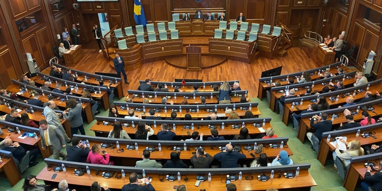 Edhe një herë dështoi konstitumi i Kuvendit, ç’ndodhi, ç’do të ndodhë?