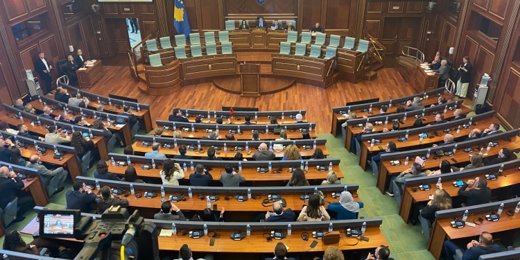 Po vazhdon seanca konstituive, a do të bëhet zgjedhja e kryeparlamentarit?