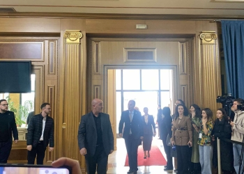 Limaj nuk u përgjigjet pyetjeve të gazetarëve