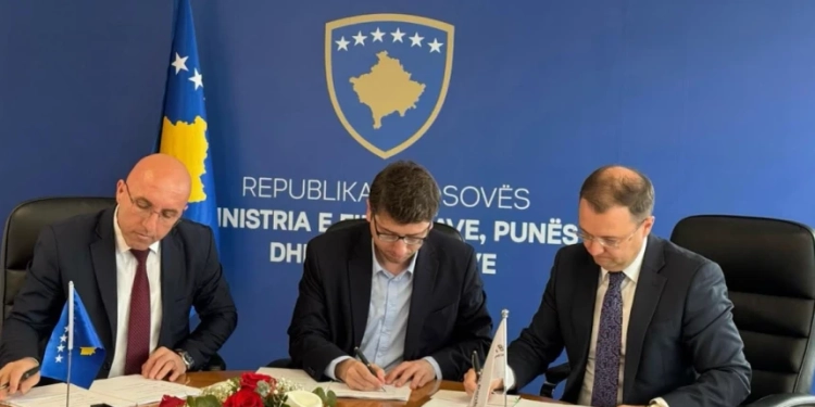 Nënshkruhet marrëveshja për ndërtimin e impiantit për trajtim të ujërave të zeza, vlera 5 milionë euro