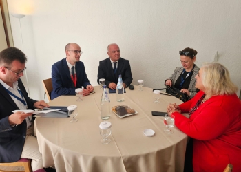 Ahmeti takon homologen greke në Forumin Ekonomik të Delfit: Theksohet rëndësia e bashkëpunimit Kosovë–Greqi