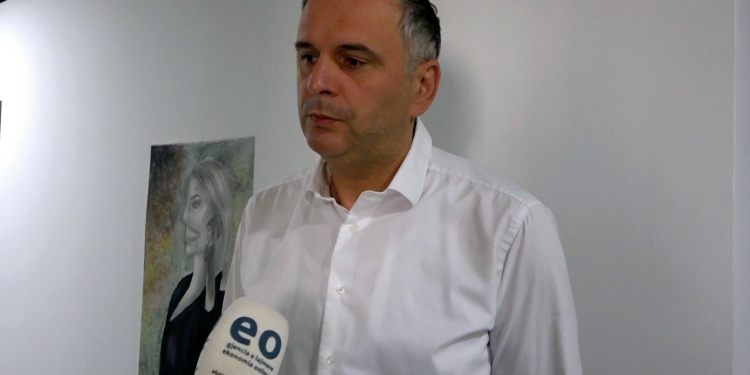 Bajqinovci i VV-së: Nuk kemi në plan ta ndryshojmë kandidaten për kryeparlamentare