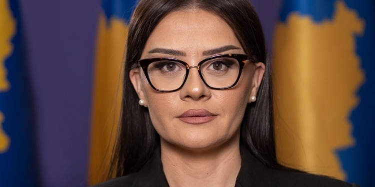 Meliza Haradinaj angazhohet si eksperte e jashtme në zyrën e Vjosa Osmanit