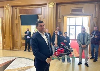 Krasniqi-PDK: Nuk mbahet shteti peng për një njeri, Albulena Haxhiu nuk kalon!