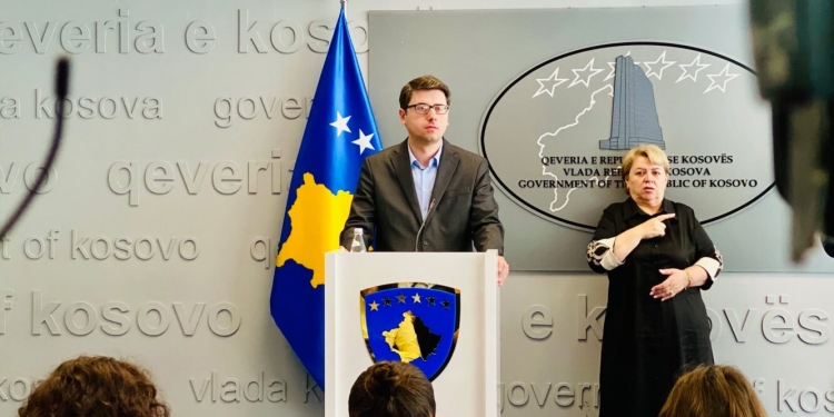 Murati: Do të vazhdojmë t’i marrim pagat si qeveri në detyrë