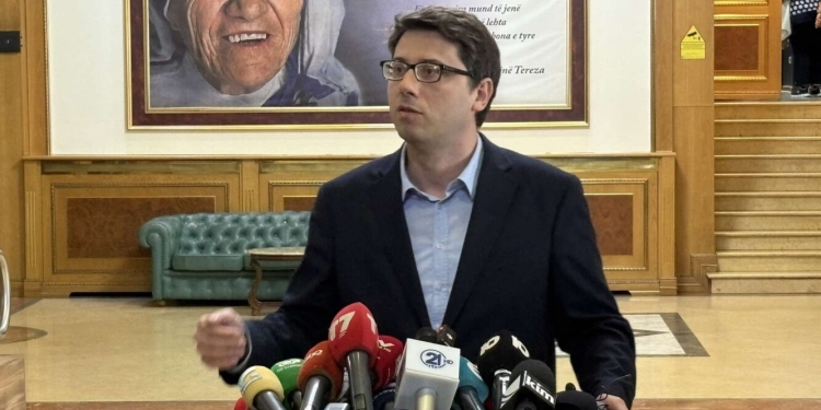 Murati-VV: Ka deputetë të opozitës që do të votonin për, qëndrimet partiake s’i lejojnë