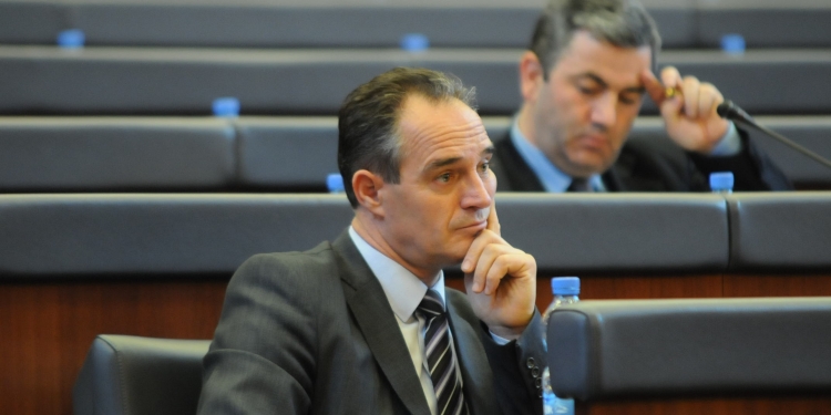 Hasani, PDK: Kemi thënë se nuk do ta votojmë Qeverinë Kurti