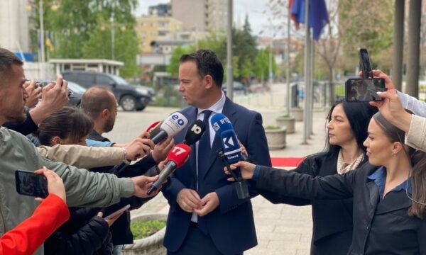 Peci: Opozita e ka mundësinë me fillu javën mirë sot