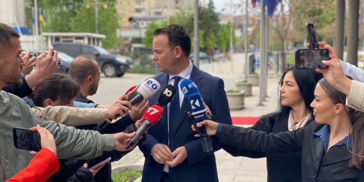 Peci -VV: Ka diskutime të vazhdueshme, votimi në Kuvend do të tregojë nëse ka rezultat