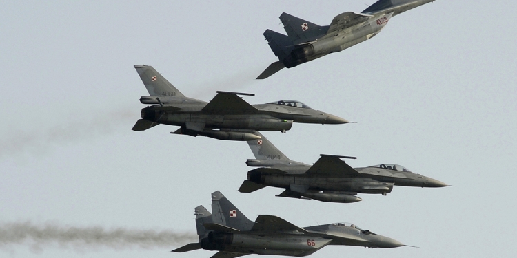 Polonia kërkon armë bërthamore franceze në territorin e saj