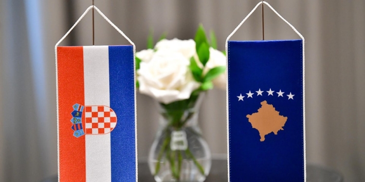 Presidentja Osmani takoi presidentin e Kroacisë Milanoviq: Kroacia,aleate e çmuar në fushën e mbrojtjes dhe sigurisë rajonale