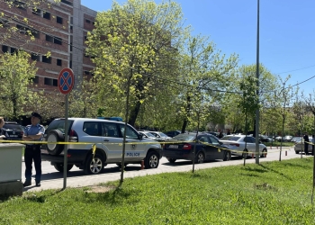 Policia: U dëmtua vetura e ud të drejtorit të QKUK-së, s’ka të lënduar