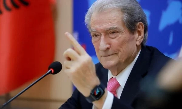 Berisha kërkon votën në 11 maj: Do falim gjobat e energjisë elektrike dhe ujit