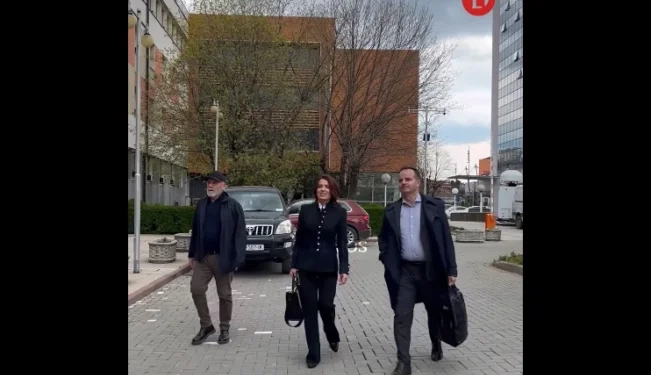 Çka tha Llalloshi pasi u regjistrua për herë të parë si deputete?