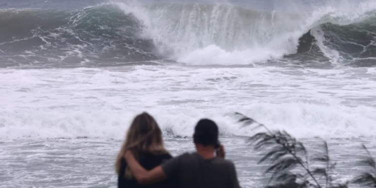Australia goditet nga dallgë të mëdha, raportohet për pesë persona të vdekur, dy rezultojnë të zhdukur