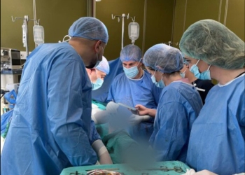 Në QKUK u krye një operacion i rrallë, zgjati më shumë se pesë orë