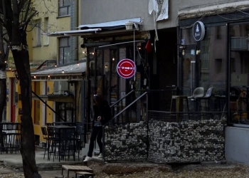 Hiqen tarracat e kafeneve, krijohet hapësirë për qytetarët e Prishtinës
