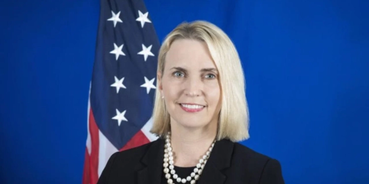 Shërbeu gjatë viteve të luftës, dorëhiqet ambasadorja e SHBA-së në Ukrainë