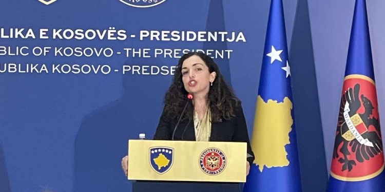 Presidentja Osmani dhe sekretari i jashtëm britanik Lammy diskutojnë për bashkëpunim në fushat e mbrojtjes dhe ekonomisë