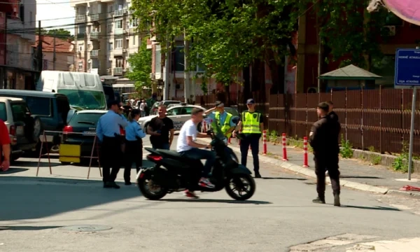 Të shtëna me armë në Shkup, një i plagosur dërgohet në spital, dëmtohen disa dyqane e vetura