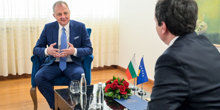Kurti mirëpriti në takim Ambasadorin e ri të Bullgarisë në Kosovë, Hristo Kraevski