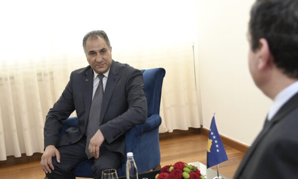 Kinolli thotë se do ta votojë qeverinë e re më 15 prill: Shumica e minoritarëve do të bëhen bashkë