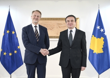 Kurti diskuton me ambasadorin Orav për rrugëtimin e Kosovës drejt BE-së dhe bashkëpunimin rajonal