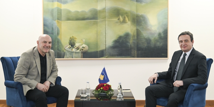 Kurti takoi deputetin e zgjedhur të komunitetit goran, Kryetarin e Partisë Unike Gorane, Adem Hoxha