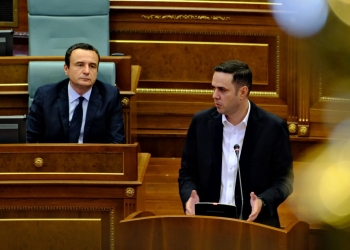 Abdixhiku: Kurti e ministrat s’mund të zënë ulëse në Kuvend pa dhënë dorëheqje