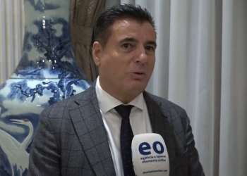Agim Bahtiri për duartrokitjen në Kuvend: E përgëzova opozitën për autogolin që ia bënë vetes