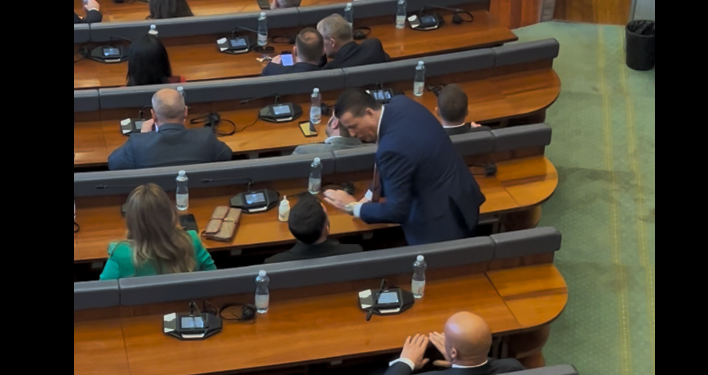 Guri poston biberonin që ia dhuroi Bahtiri: As kjo s’i paska 61