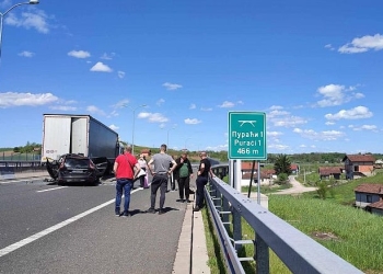 Aksident i rëndë në BeH: Vdes deputeti, gruaja dhe fëmija i tyre i mitur