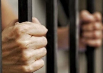 E theri tri herë me thikë një person, 1 muaj paraburgim për të miturin në Ferizaj