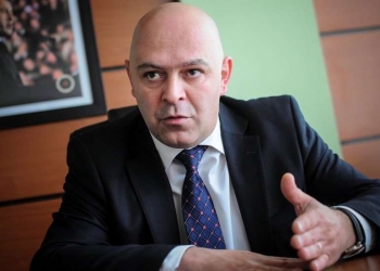 Peshkimi i deputetëve, Gjini: Në AAK askush nuk e han karremin