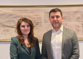 Deputetja e re e PDK-së na befasoi sot, s’votoi si partia!