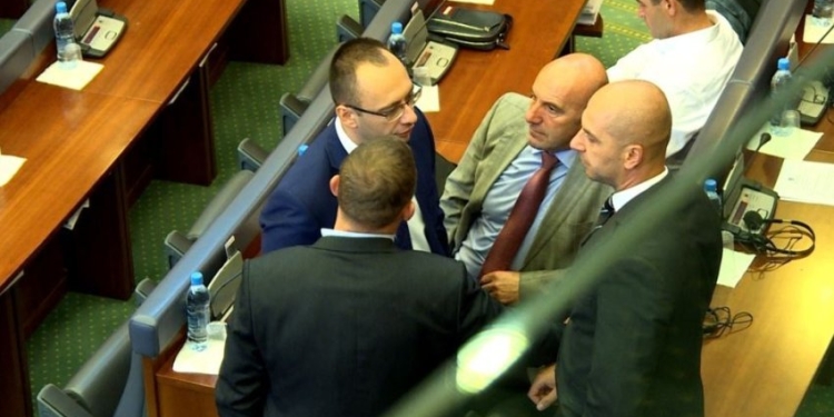 Raportimet se mund të votojnë pro Qeverisë Kurti, deklarohet Lista Serbe