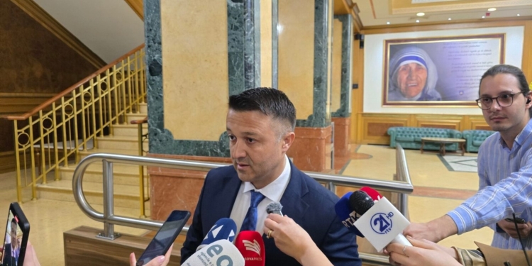 Veton Berisha: Do të votojmë për kryeparlamentar, për të vazhduar tutje duhet të arrihet një marrëveshje