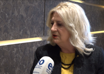 “Vuçiqi ka përfunduar në spital”- Edita Tahiri ndan histori nga dialogu Kosovë-Serbi (VIDEO)