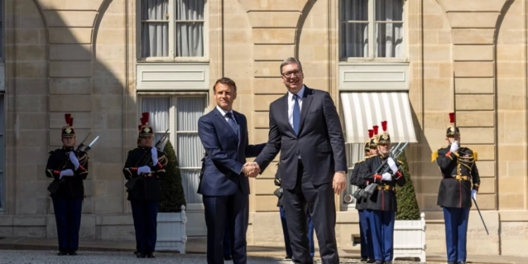 Macron: Normalizimi i marrëdhënieve kusht thelbësor për integrimin evropian të Kosovës dhe Serbisë