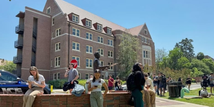 Raportohet për të shtëna në Universitetin Shtetëror të Floridës