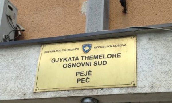 Kjo është gjyqtarja e kërcënuar me kallashnikov nga ish-zyrtari polico