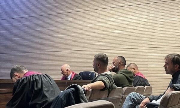 Sërish nuk prezanton askush nga Prokuroria, shtyhet seanca ndaj të akuzuarve për huliganizëm