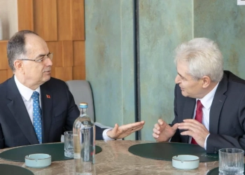 “Gjërat s’po ecin në drejtimin e duhur”, Ali Ahmeti takon presidentin Begaj